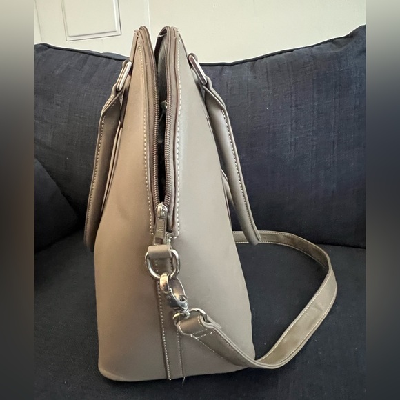 Little Unicorn Rotunda Diaper Bag - Picture 3 of 7